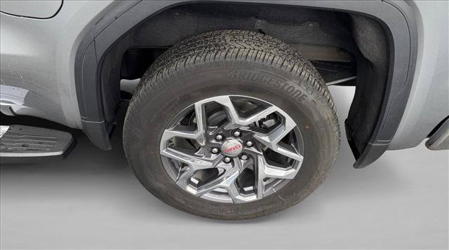 Used 2025 GMC Sierra 1500 SLT w/ SLT Premium Plus Package AWD/4WD image 9