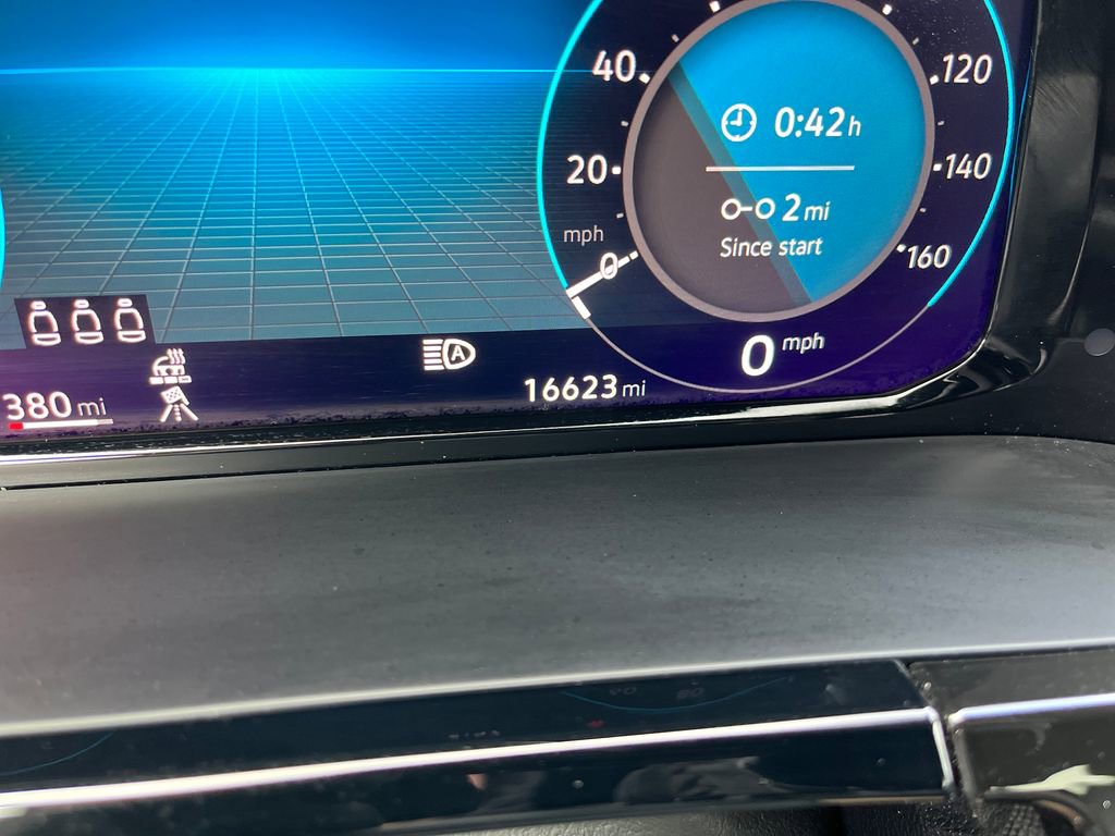 Used 2025 Volkswagen Atlas Cross Sport SE image 17