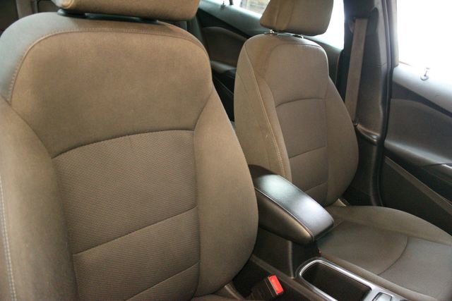 Used 2019 Chevrolet Cruze LT w/ LT True North Edition FWD image 11