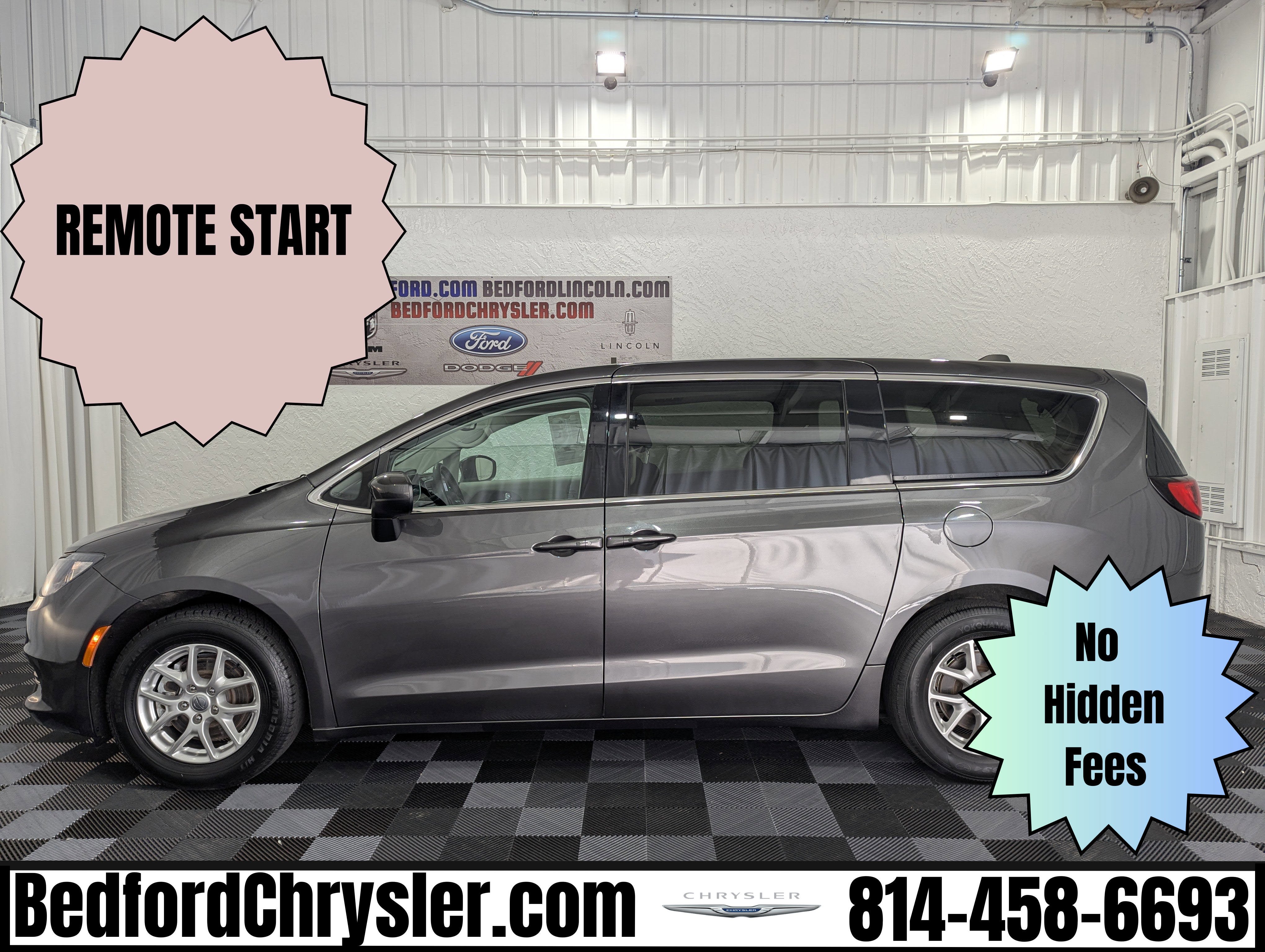 Used 2023 Chrysler Voyager LX FWD image 1