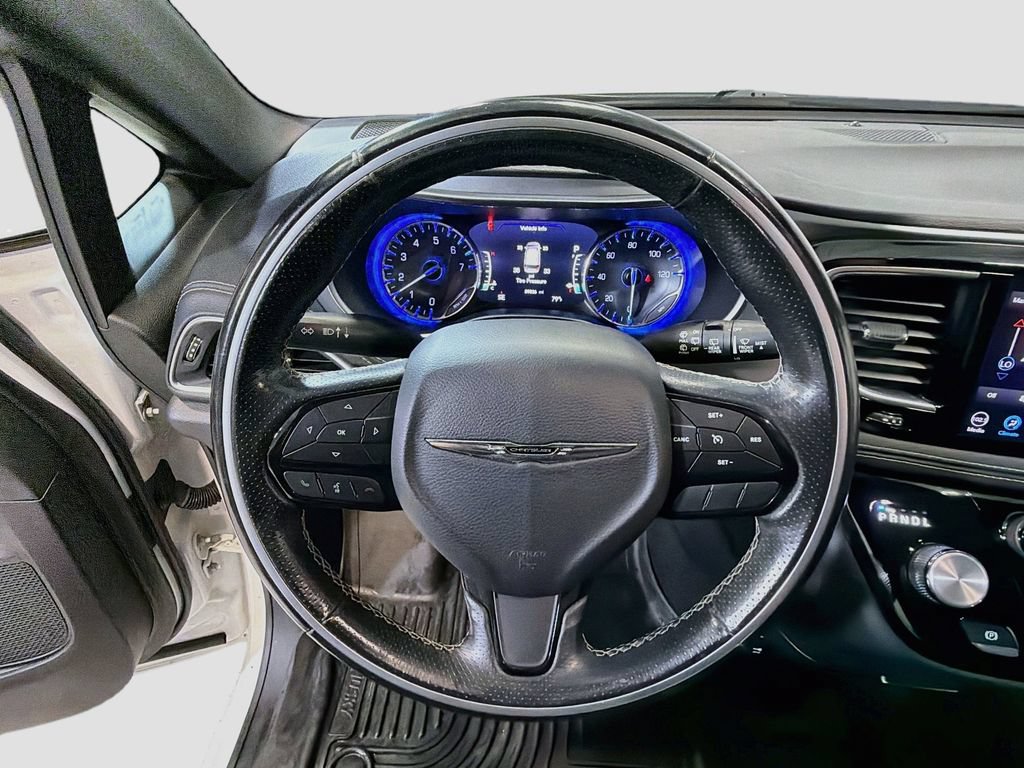 Used 2019 Chrysler Pacifica Limited w/ S Appearance Package FWD image 12