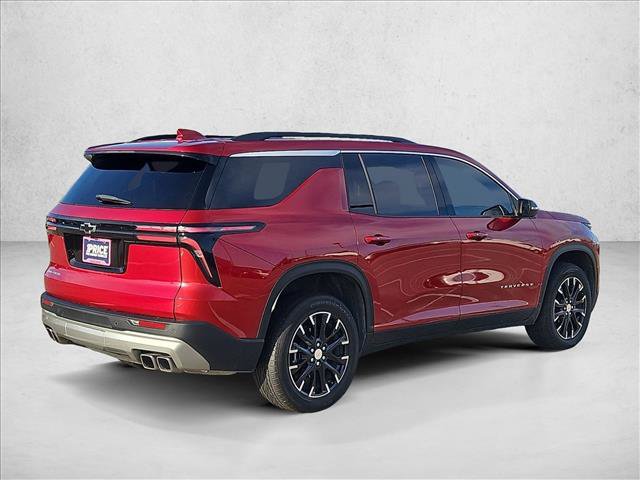 Used 2025 Chevrolet Traverse LT w/ Sun and Wheel Package FWD image 5