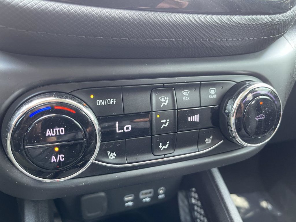 Used 2022 Chevrolet TrailBlazer LT w/ Convenience Package FWD image 40