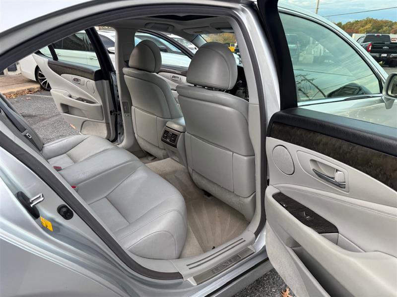 Used 2011 Lexus LS 460 SEDAN w/ Comfort Pkg image 21