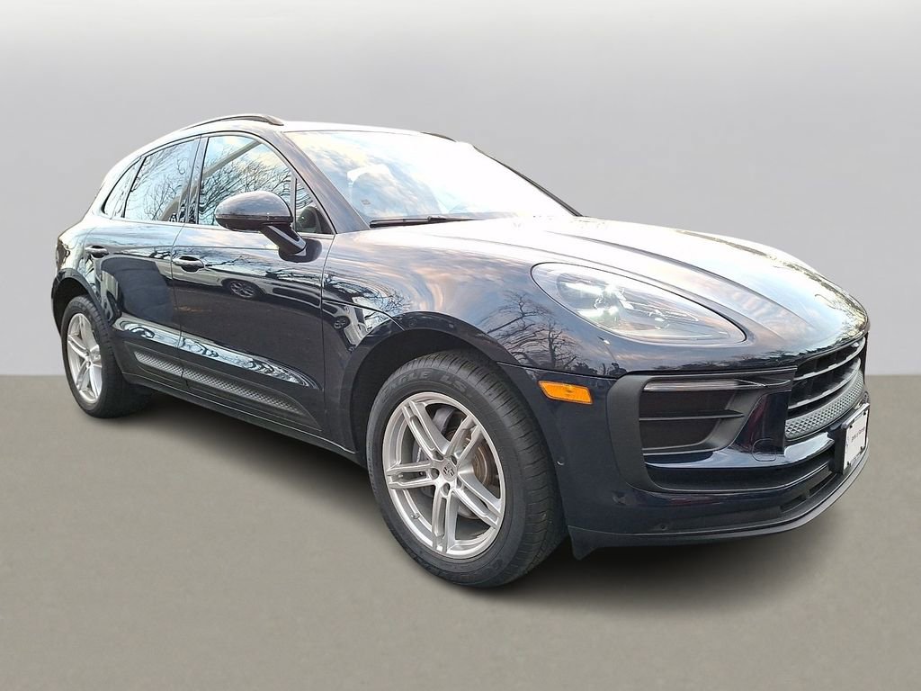Used 2022 Porsche Macan w/ Premium Package Plus image 3