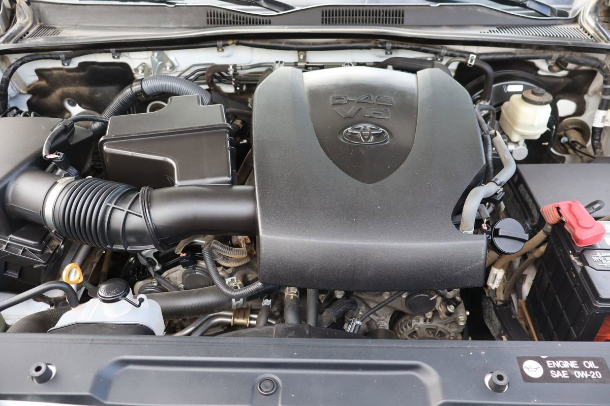 Used 2017 Toyota Tacoma SR5 w/ Tow Package image 39