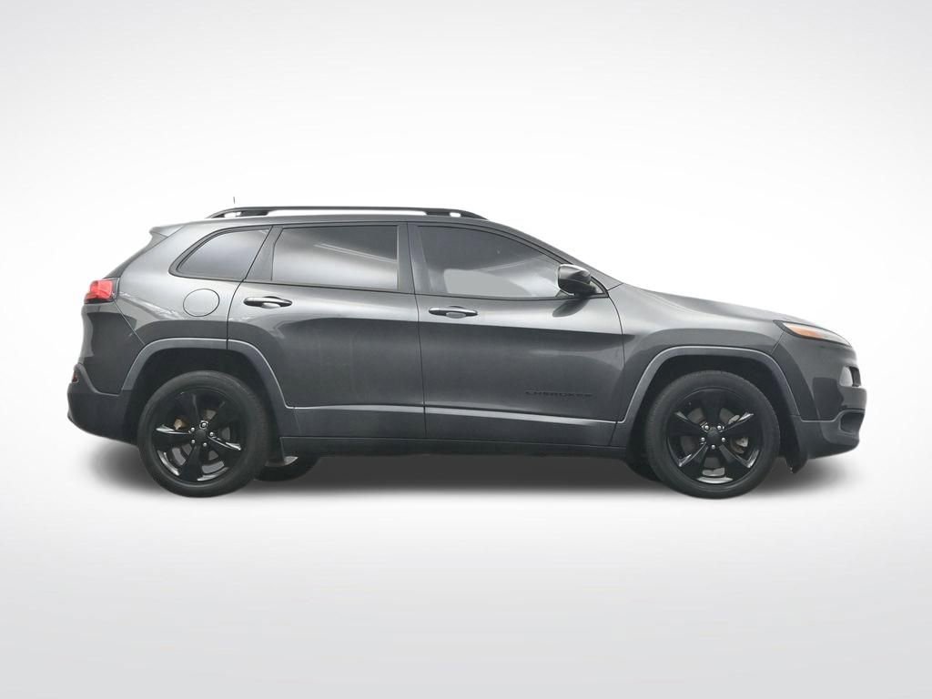 Used 2016 Jeep Cherokee Latitude FWD image 35