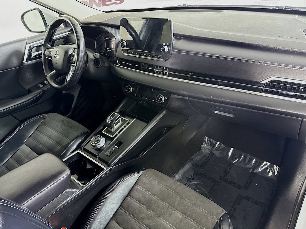 Used 2024 Mitsubishi Outlander SE Black Edition AWD/4WD image 32