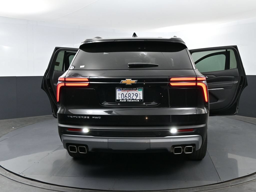 Used 2025 Chevrolet Traverse LT AWD/4WD image 28