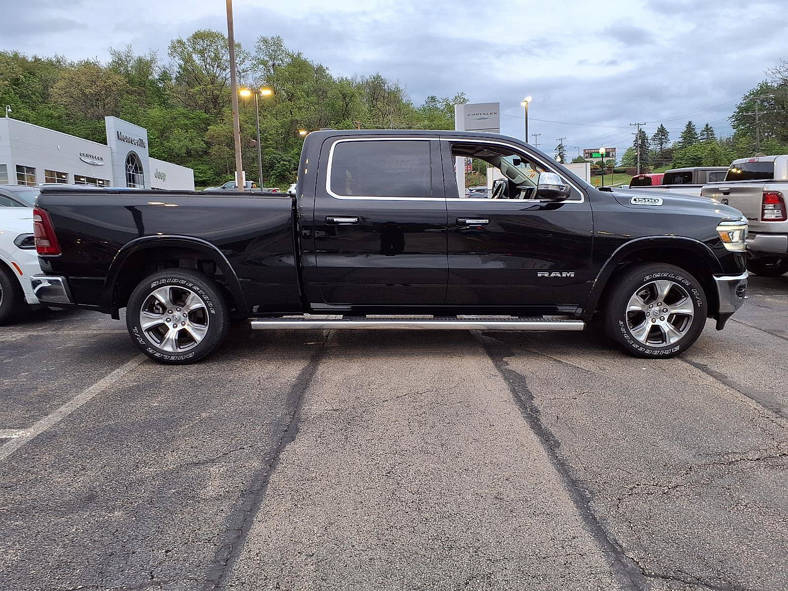 Certified 2022 RAM 1500 Laramie AWD/4WD image 3