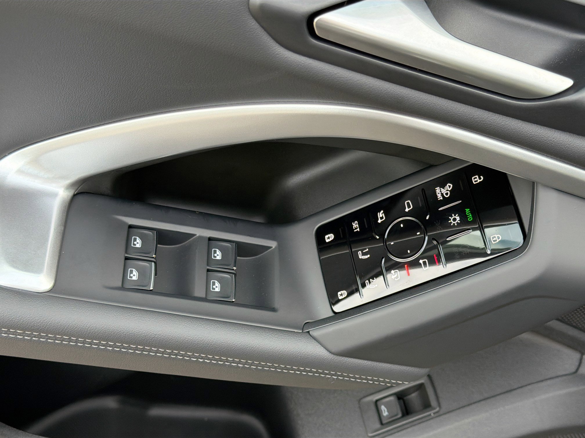 New 2025 Audi Q5 Prestige image 24