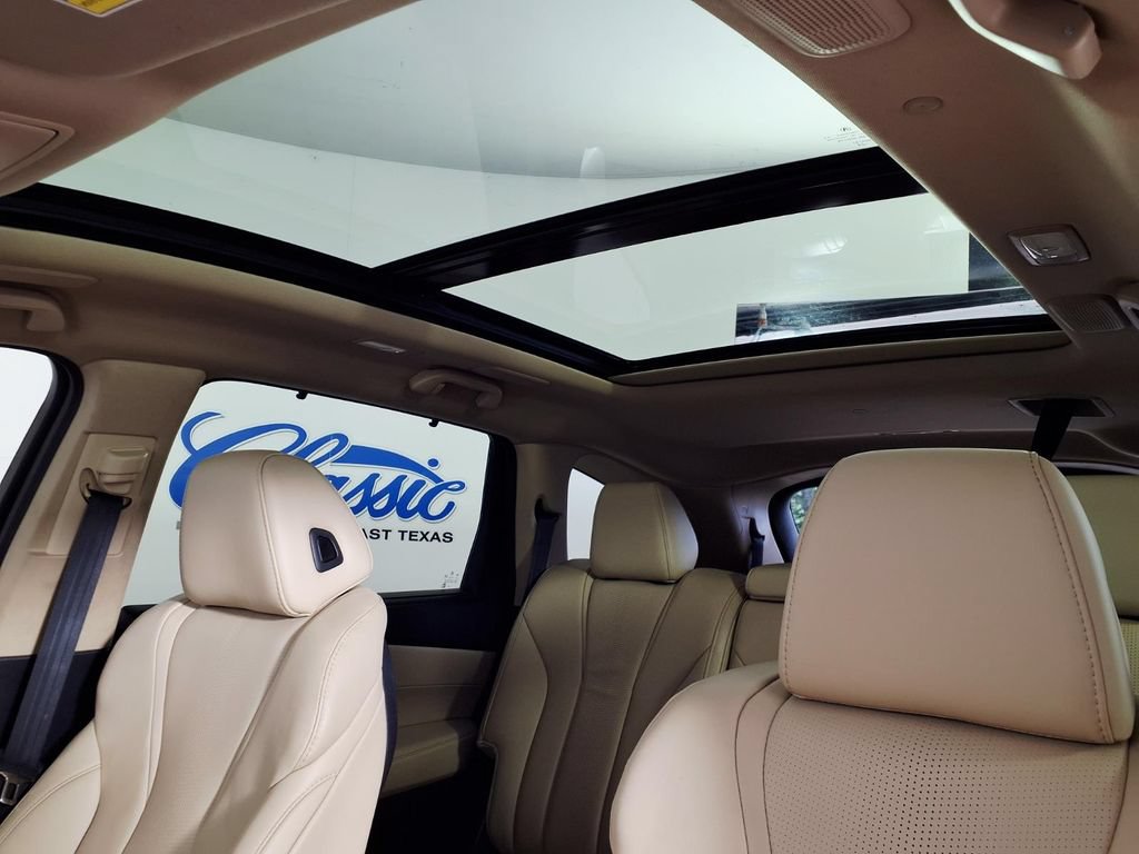 Used 2025 Acura MDX FWD w/ Technology Package image 16
