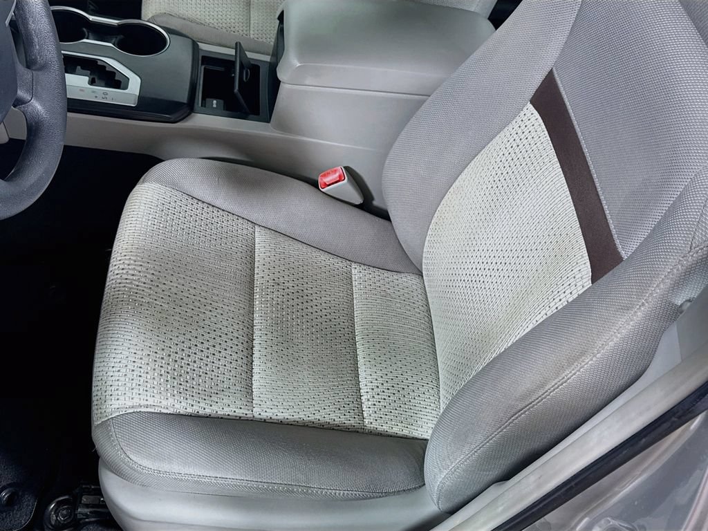 Used 2013 Toyota Camry LE FWD image 17