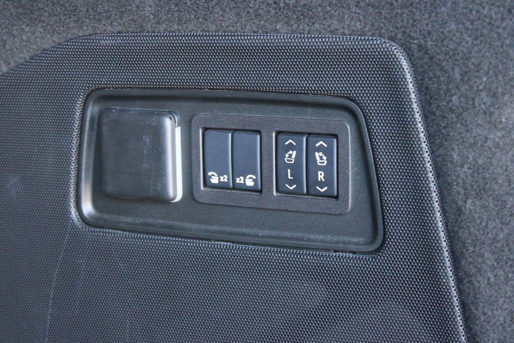 Used 2024 Cadillac Escalade Sport image 17