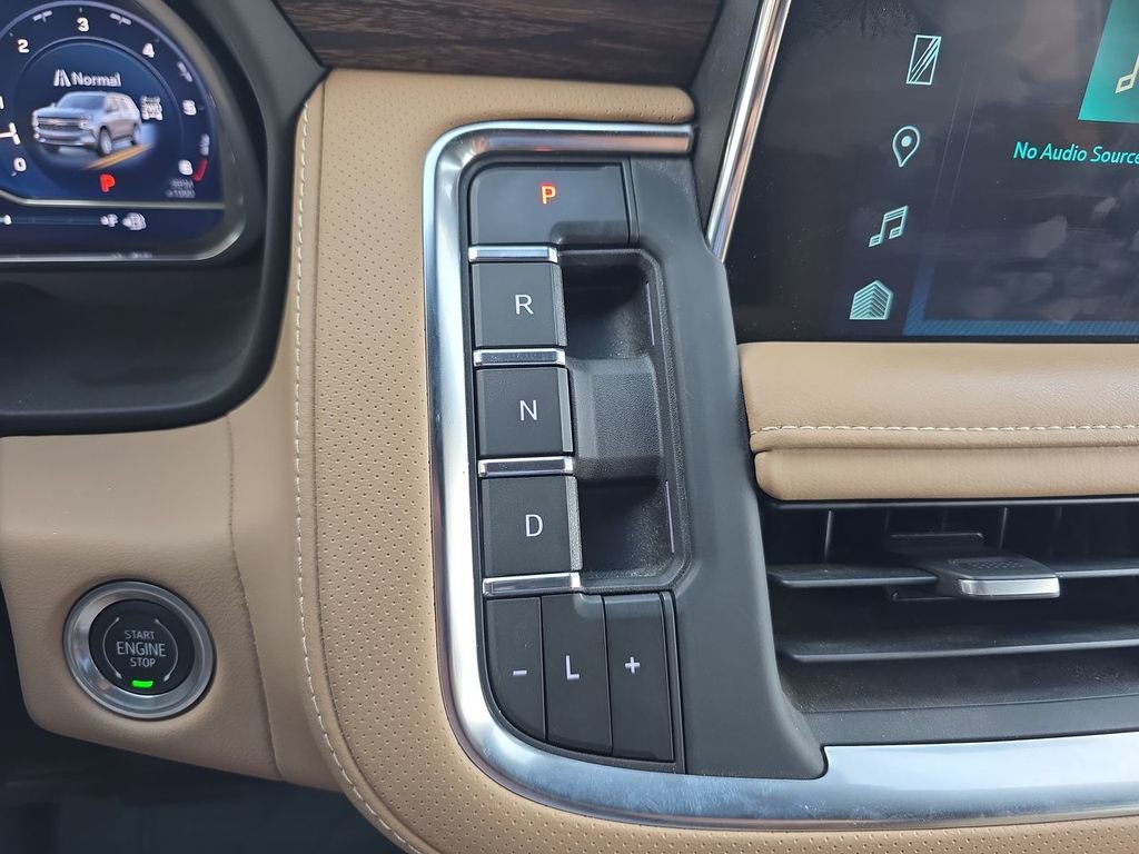 Used 2023 Chevrolet Tahoe Premier w/ Premium Package image 16