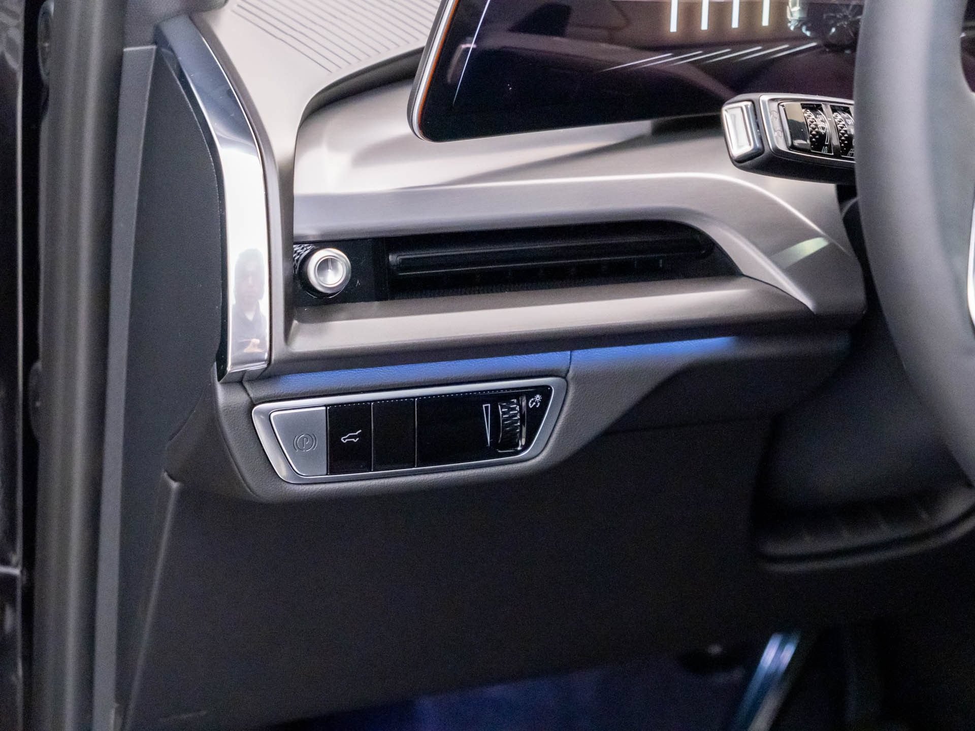 New 2026 Cadillac Vistiq Sport AWD/4WD image 23