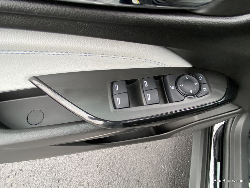 Used 2025 Chevrolet Trax LT w/ LT Convenience Package FWD image 12
