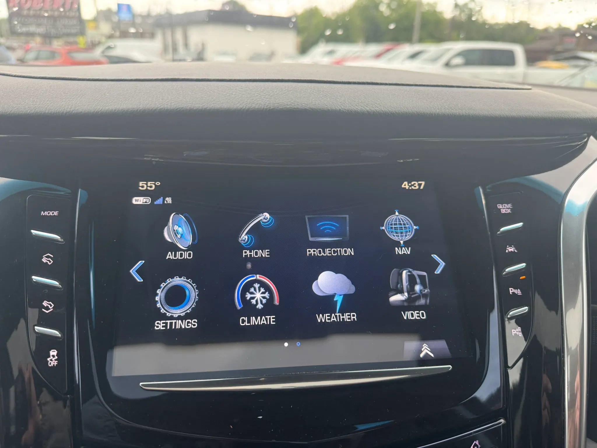 Used 2019 Cadillac Escalade ESV Luxury AWD/4WD image 9