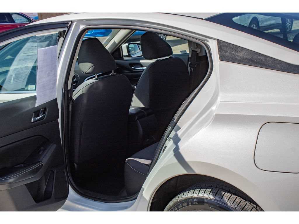 Used 2022 Nissan Altima 2.5 SV AWD/4WD image 15