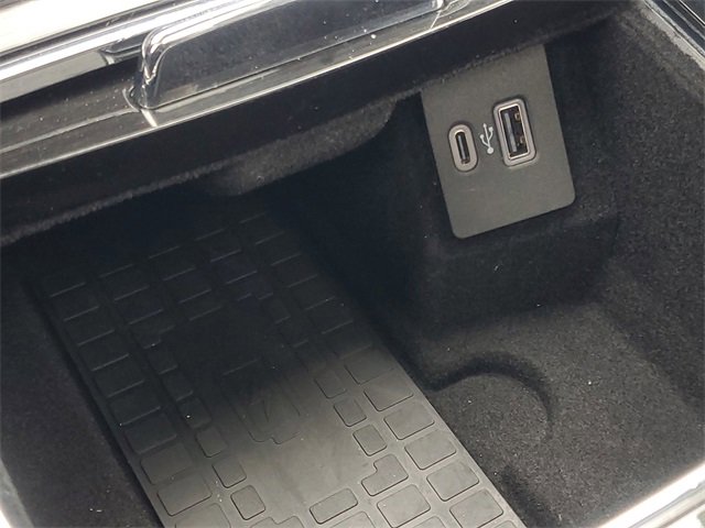 Certified 2023 Lincoln Nautilus Reserve image 30