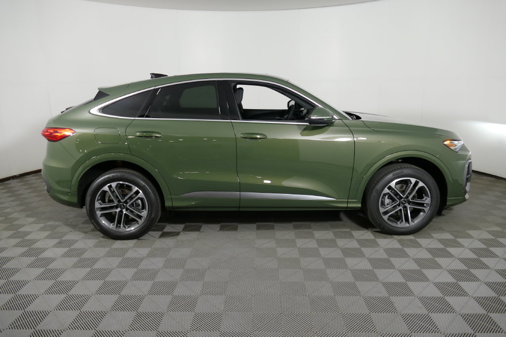 New 2026 Audi Q5 Premium AWD/4WD image 2