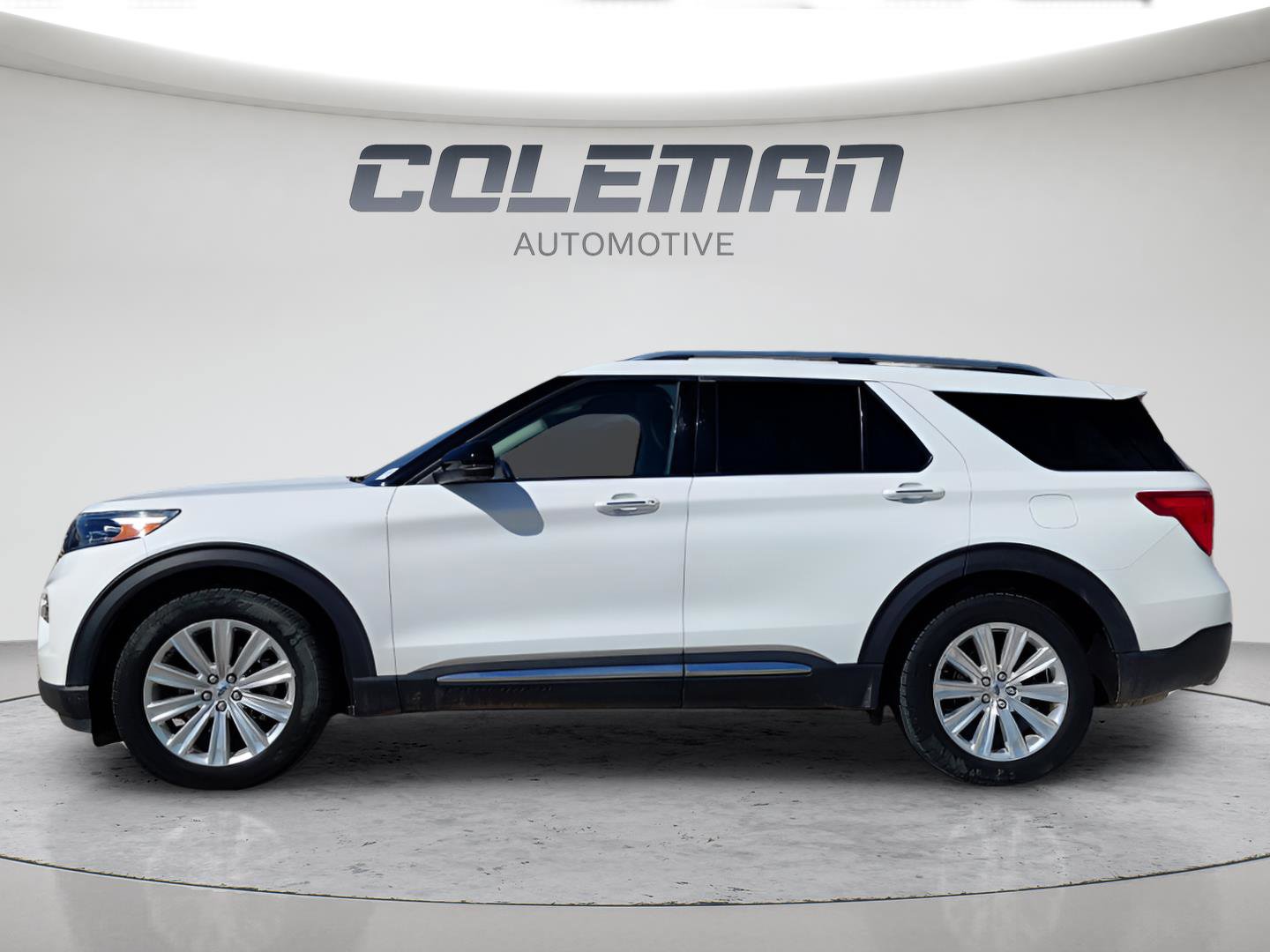 Used 2020 Ford Explorer Limited w/ Class III Trailer Tow Package AWD/4WD image 2