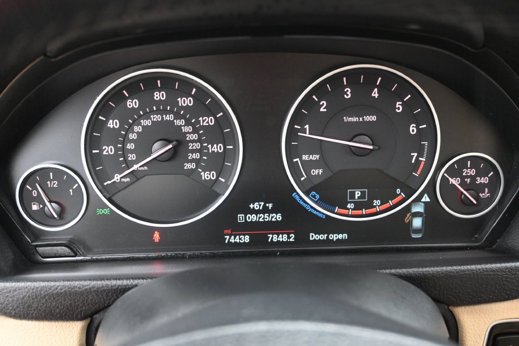 Used 2017 BMW 320i xDrive Sedan AWD/4WD image 15