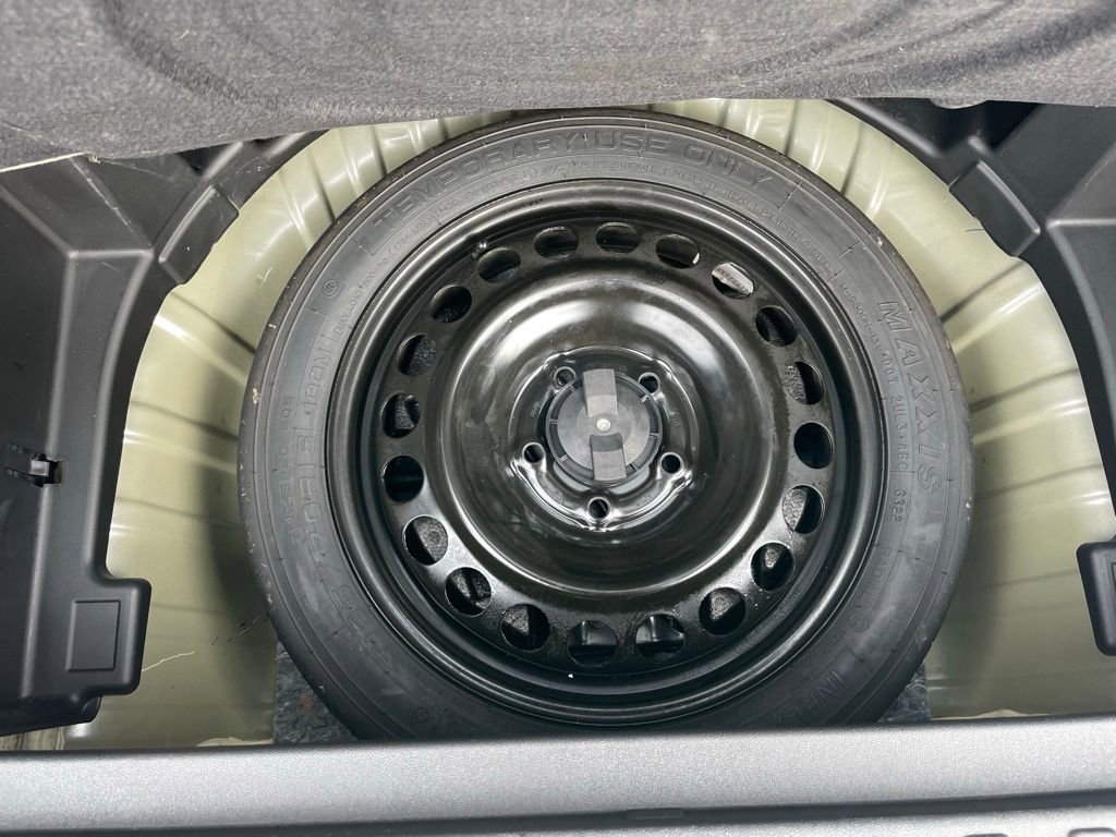 Used 2023 GMC Terrain SLT image 33