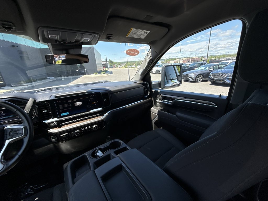 Used 2025 Chevrolet Silverado 2500 LT w/ Convenience Package AWD/4WD image 16