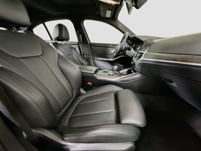 Used 2020 BMW 330i Sedan w/ Driving Assistance Package RWD image 28
