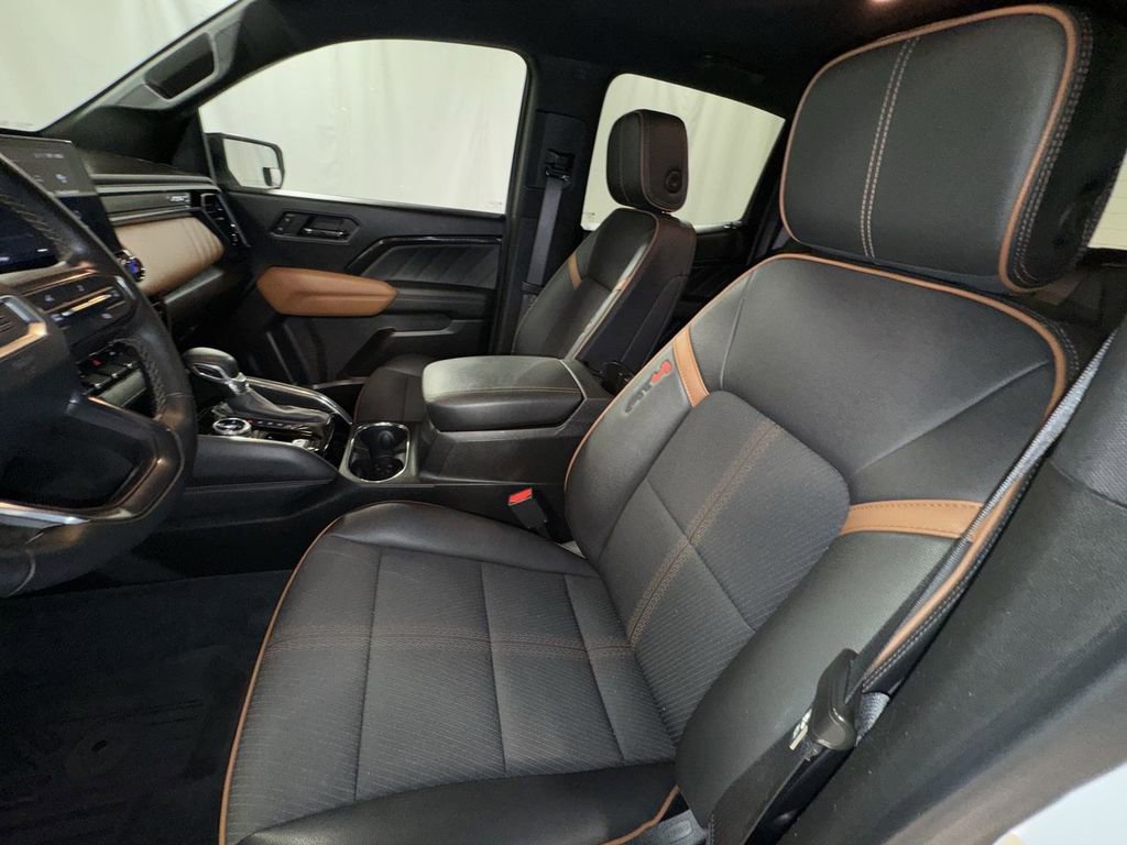 Used 2023 GMC Canyon AT4 image 17