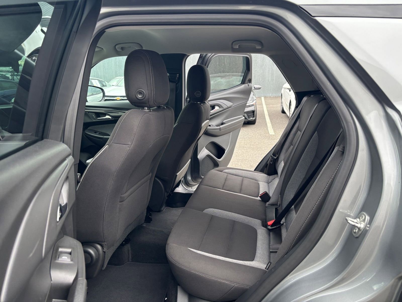 Used 2025 Chevrolet TrailBlazer LT w/ Driver Confidence Package AWD/4WD image 24