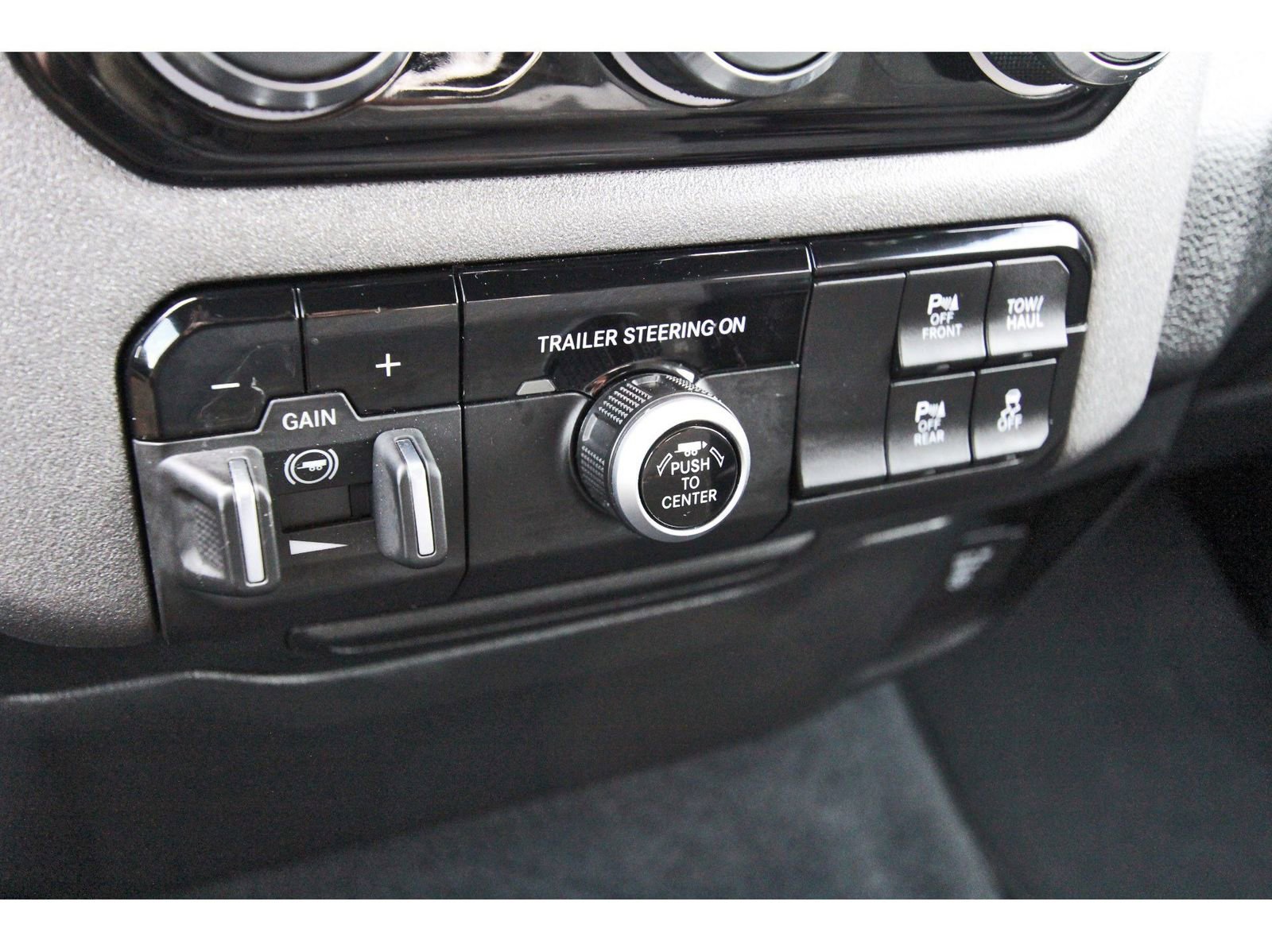 Used 2025 RAM 1500 Tradesman image 28