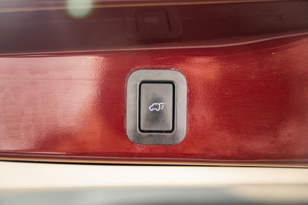 Used 2019 Toyota Highlander XLE image 10