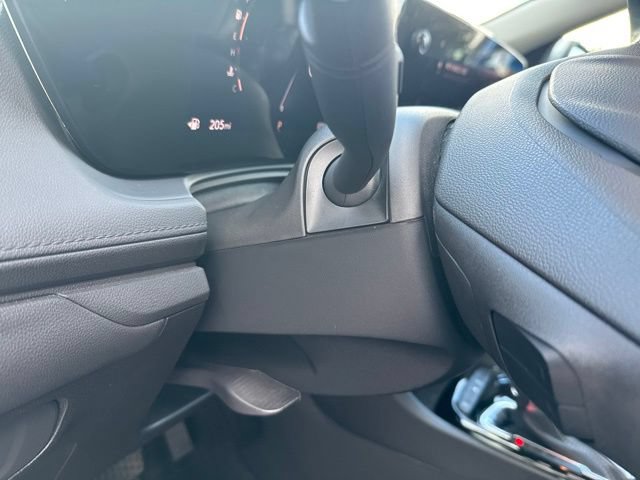 Used 2025 Buick Encore GX Sport Touring w/ Advanced Technology Package FWD image 31
