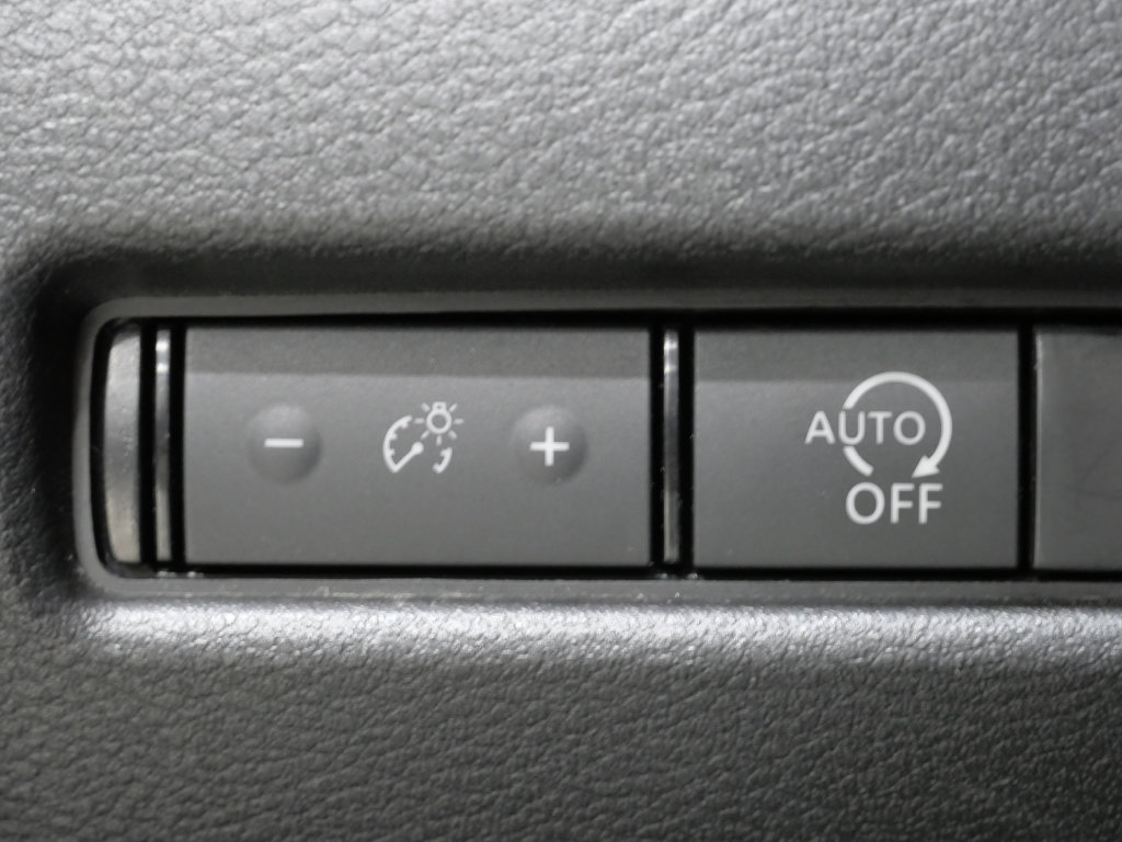 Used 2024 Nissan Rogue S FWD image 14