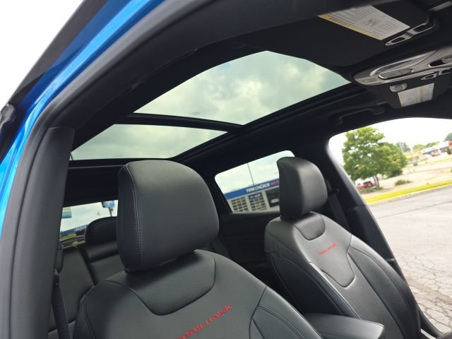 Used 2024 Jeep Compass Trailhawk w/ Trailhawk Elite Group AWD/4WD image 41