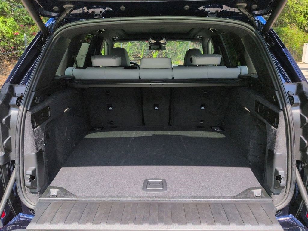 New 2026 BMW X5 xDrive40i w/ M Sport Package AWD/4WD image 13