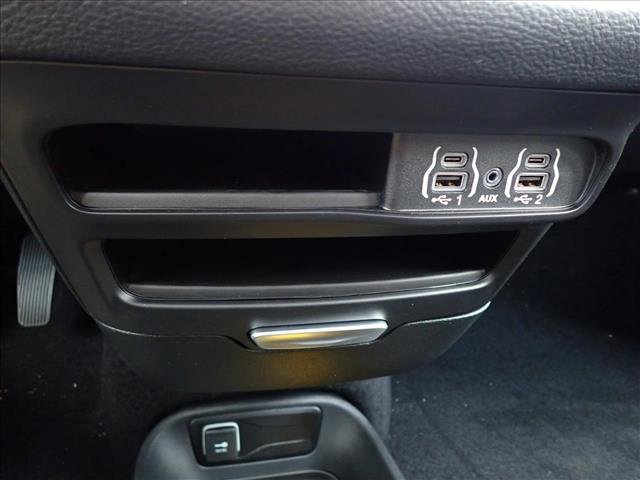New 2025 Chrysler Pacifica Select FWD image 24