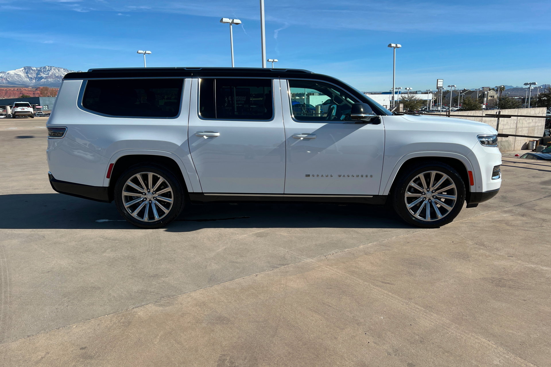 Used 2023 Jeep Grand Wagoneer L Series II image 6