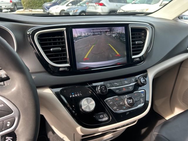 Used 2024 Chrysler Pacifica Touring-L image 24