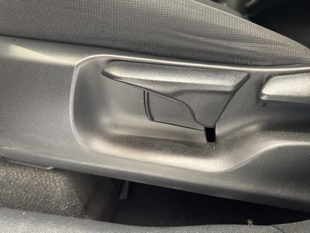 Used 2023 Toyota Corolla Cross LE FWD image 11