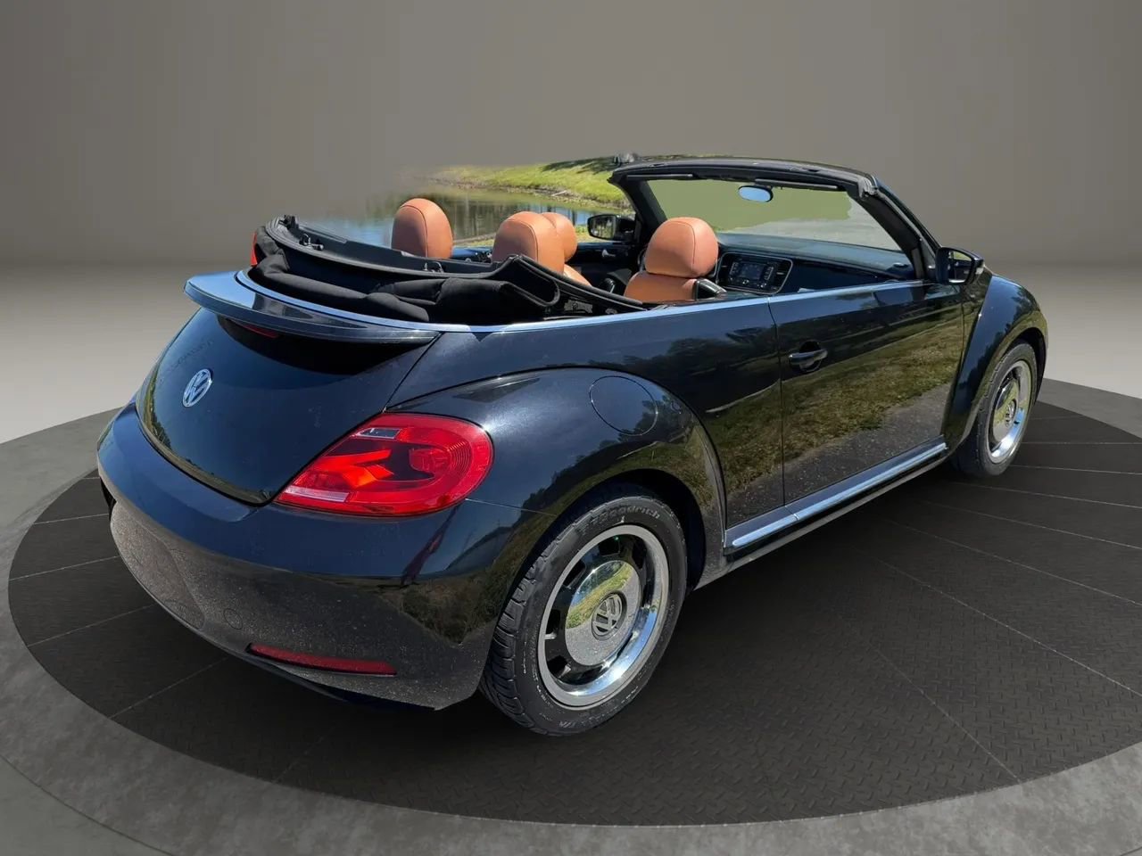 Used 2015 Volkswagen Beetle 1.8T FWD image 3
