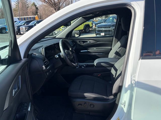 Used 2025 Chevrolet Traverse LT image 15