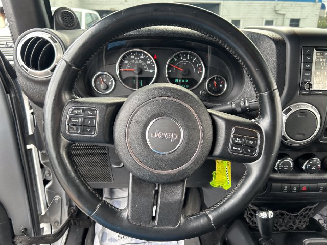 Used 2014 Jeep Wrangler Unlimited Sahara w/ Max Tow Package AWD/4WD image 14
