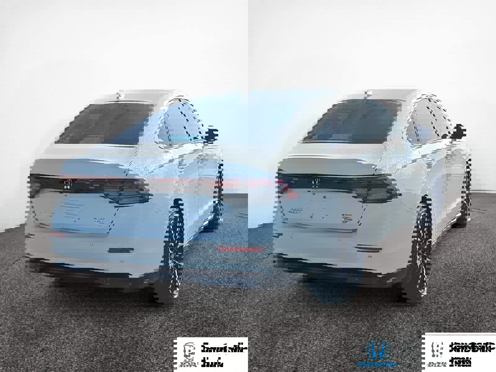 Used 2024 Honda Accord Touring image 5