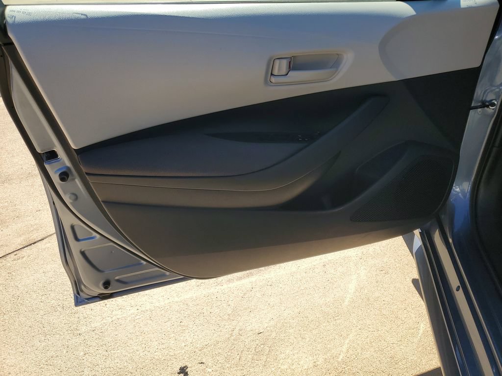 Used 2025 Toyota Corolla LE FWD image 14