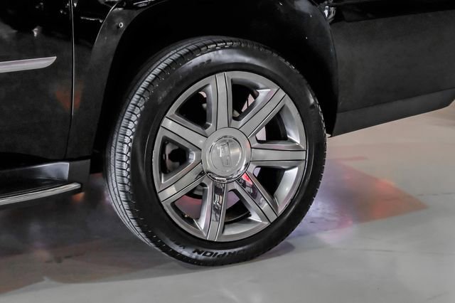 Used 2018 Cadillac Escalade ESV Premium Luxury AWD/4WD image 59