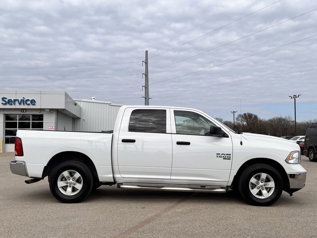 Used 2022 RAM 1500 Classic SLT image 3