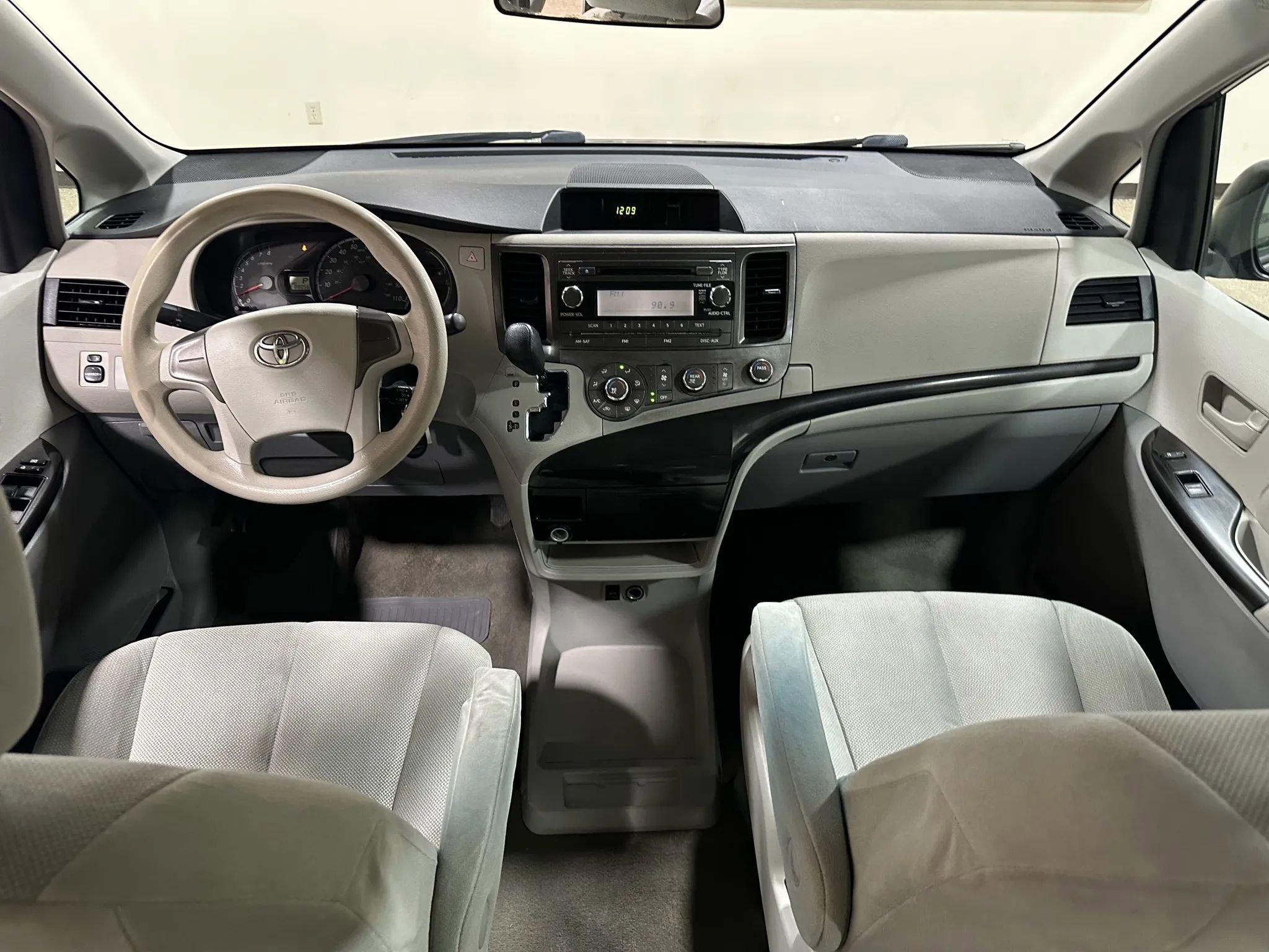 Used 2012 Toyota Sienna image 42